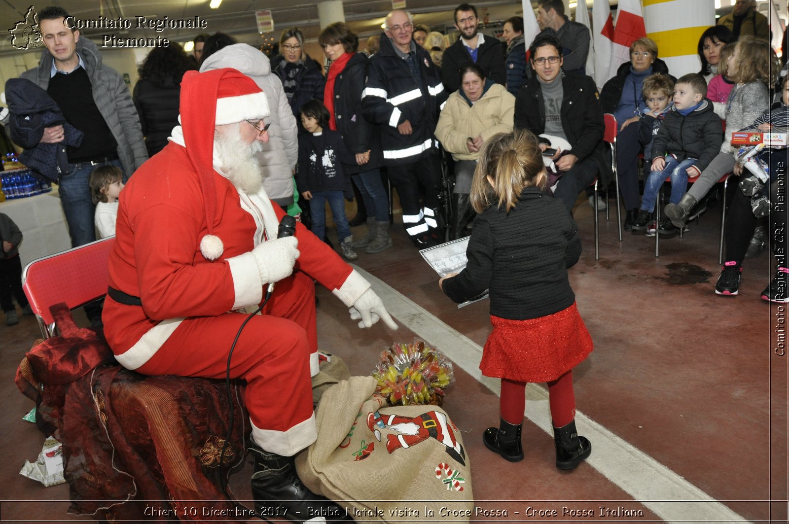 Chieri 10 Dicembre 2017 - Babbo Natale visita la Croce Rossa - Croce Rossa Italiana- Comitato Regionale del Piemonte