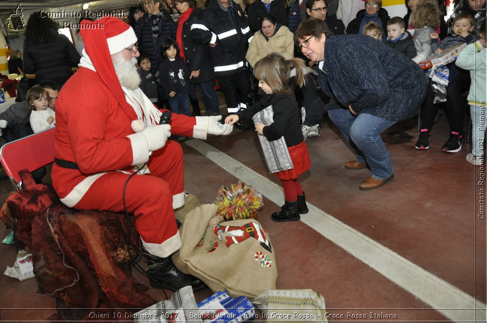 Chieri 10 Dicembre 2017 - Babbo Natale visita la Croce Rossa - Croce Rossa Italiana- Comitato Regionale del Piemonte