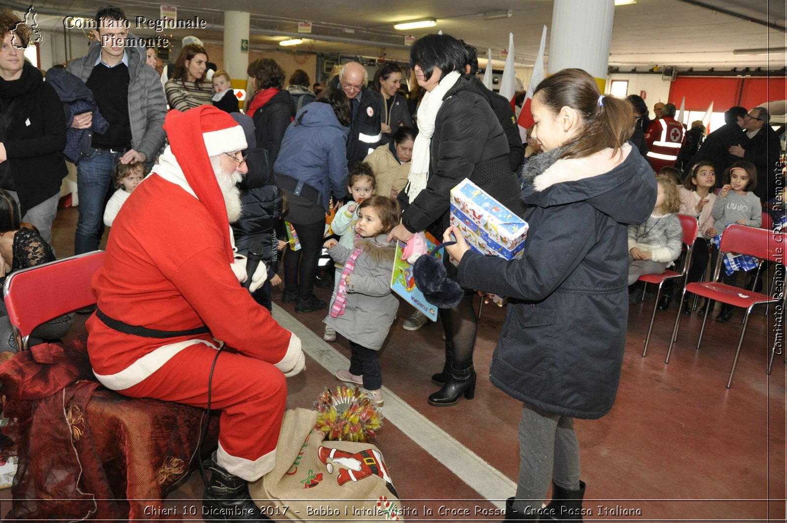 Chieri 10 Dicembre 2017 - Babbo Natale visita la Croce Rossa - Croce Rossa Italiana- Comitato Regionale del Piemonte