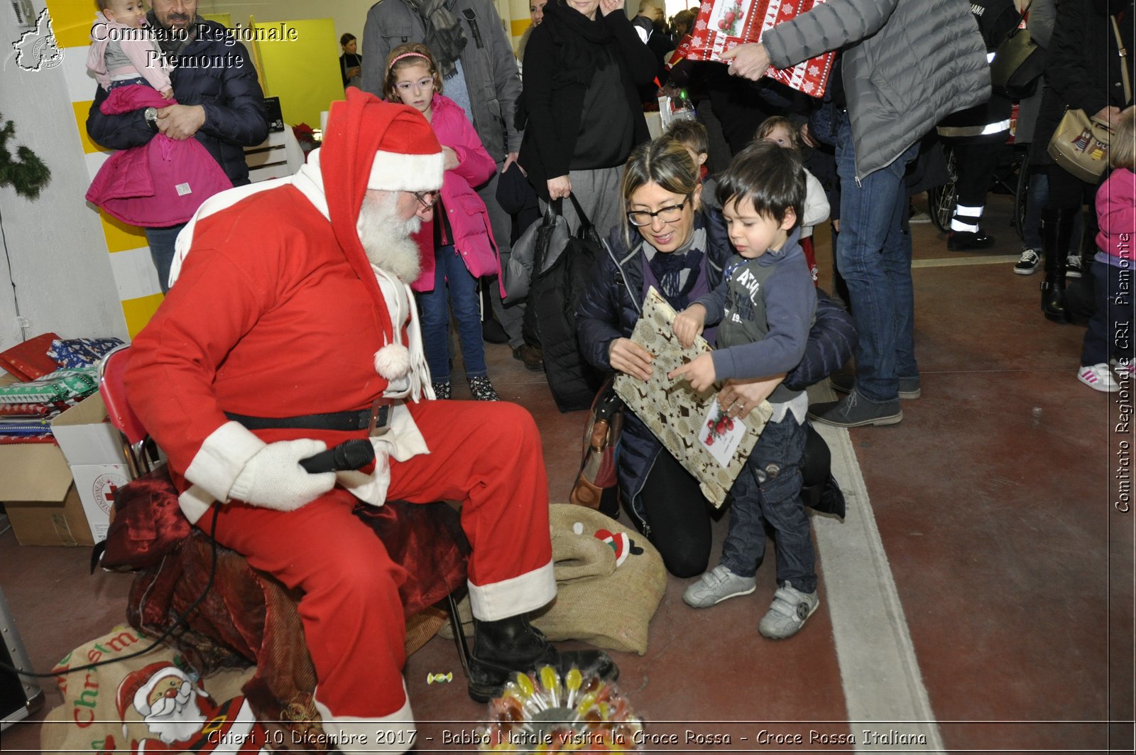 Chieri 10 Dicembre 2017 - Babbo Natale visita la Croce Rossa - Croce Rossa Italiana- Comitato Regionale del Piemonte