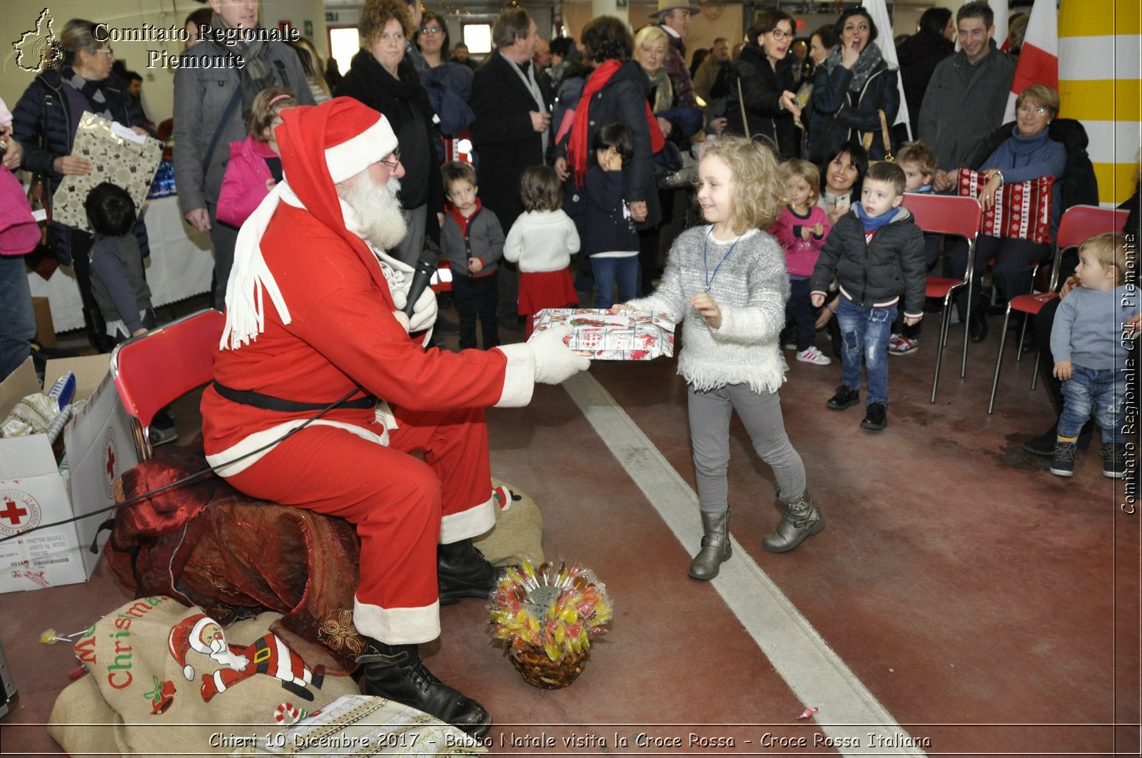 Chieri 10 Dicembre 2017 - Babbo Natale visita la Croce Rossa - Croce Rossa Italiana- Comitato Regionale del Piemonte