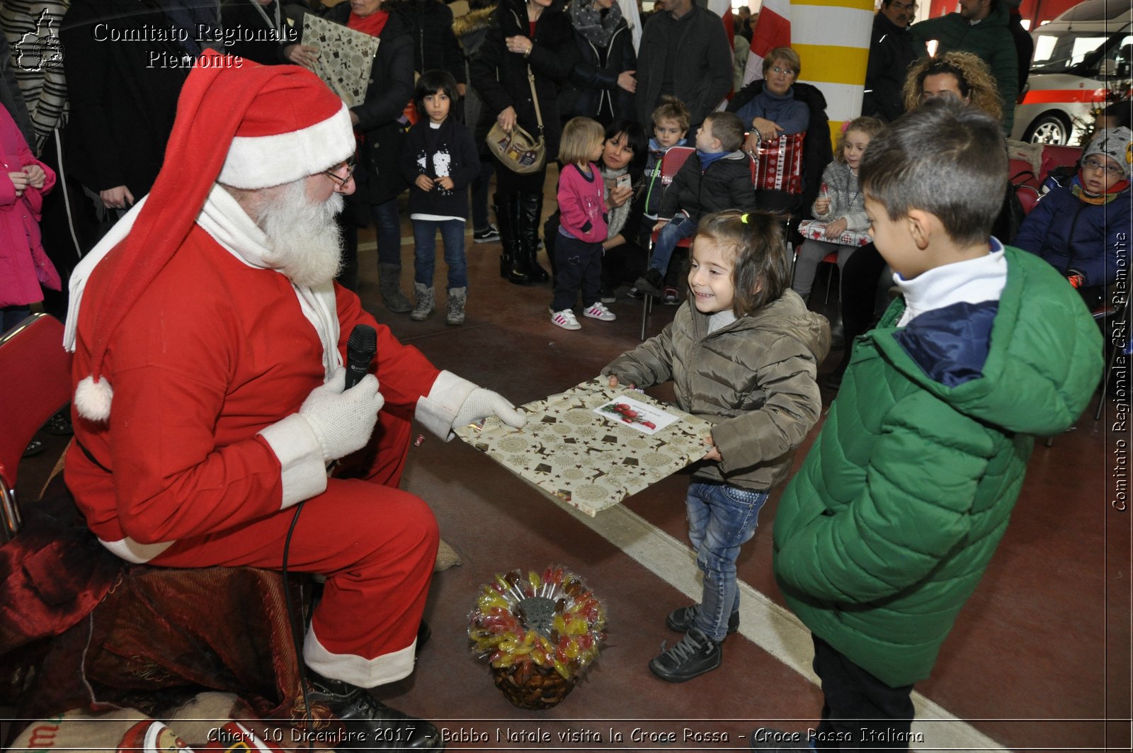 Chieri 10 Dicembre 2017 - Babbo Natale visita la Croce Rossa - Croce Rossa Italiana- Comitato Regionale del Piemonte