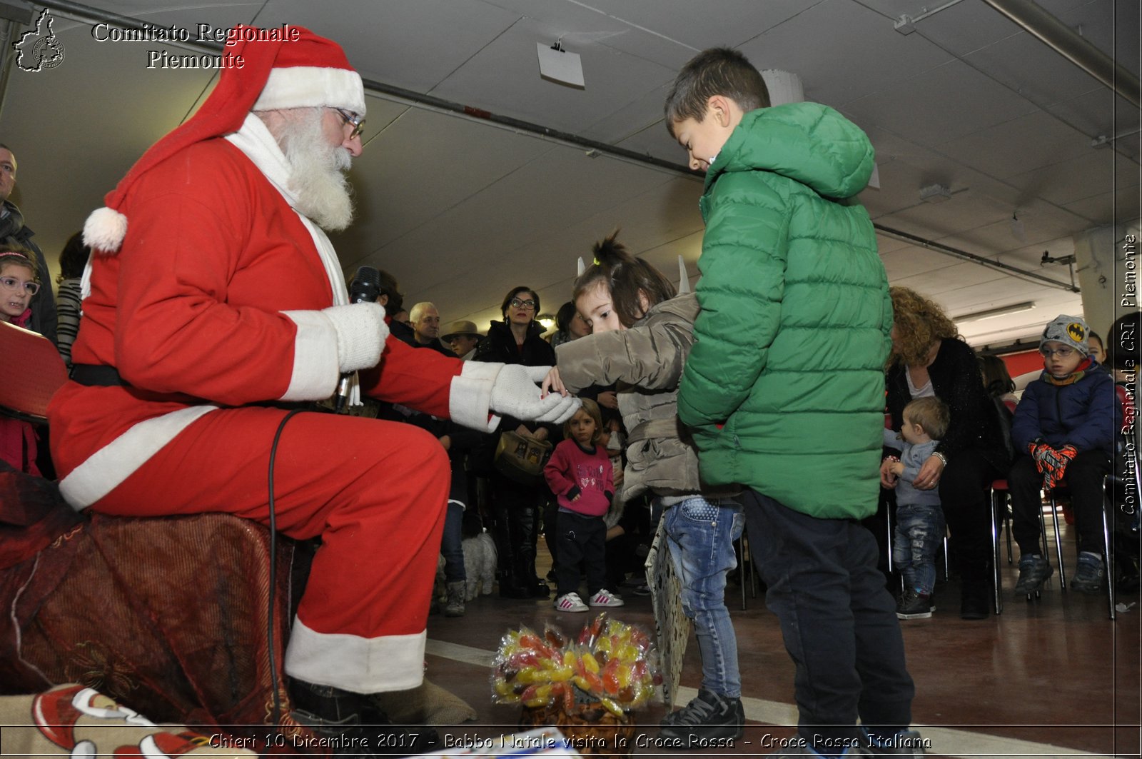 Chieri 10 Dicembre 2017 - Babbo Natale visita la Croce Rossa - Croce Rossa Italiana- Comitato Regionale del Piemonte