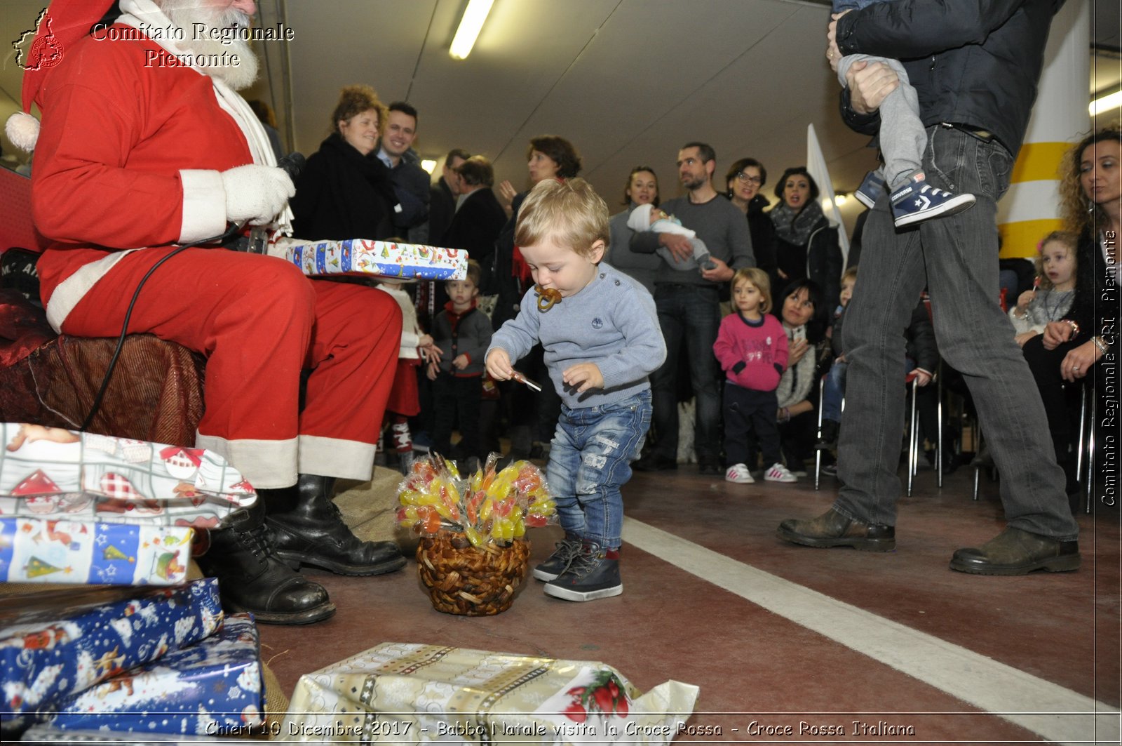 Chieri 10 Dicembre 2017 - Babbo Natale visita la Croce Rossa - Croce Rossa Italiana- Comitato Regionale del Piemonte