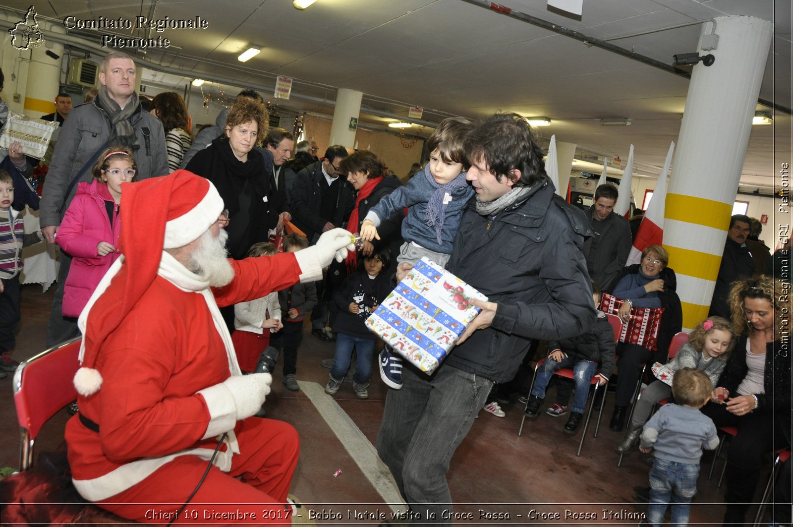 Chieri 10 Dicembre 2017 - Babbo Natale visita la Croce Rossa - Croce Rossa Italiana- Comitato Regionale del Piemonte