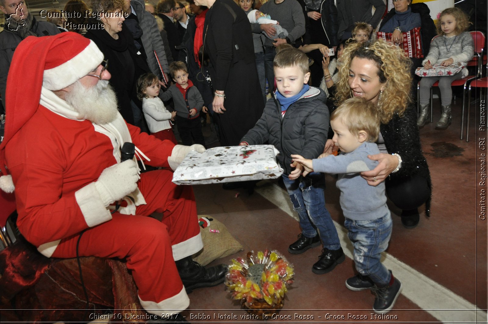 Chieri 10 Dicembre 2017 - Babbo Natale visita la Croce Rossa - Croce Rossa Italiana- Comitato Regionale del Piemonte