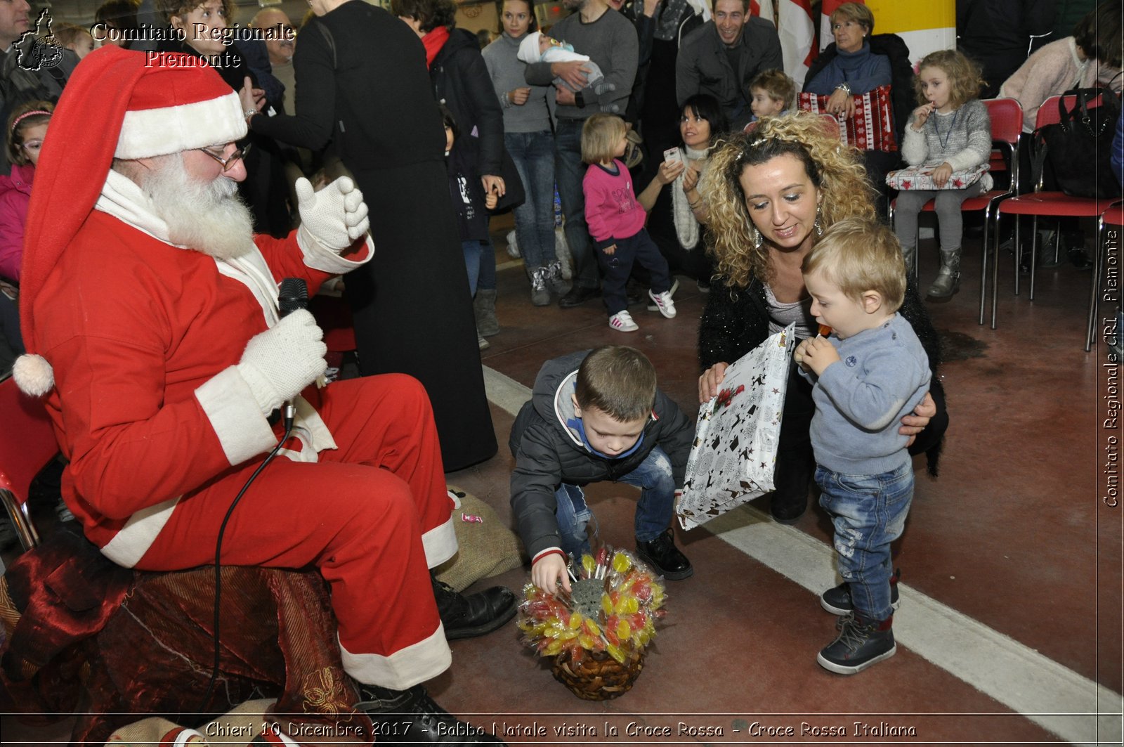 Chieri 10 Dicembre 2017 - Babbo Natale visita la Croce Rossa - Croce Rossa Italiana- Comitato Regionale del Piemonte