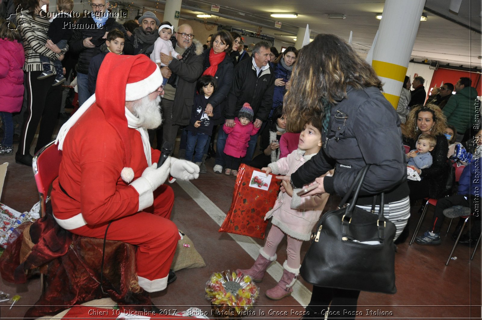 Chieri 10 Dicembre 2017 - Babbo Natale visita la Croce Rossa - Croce Rossa Italiana- Comitato Regionale del Piemonte