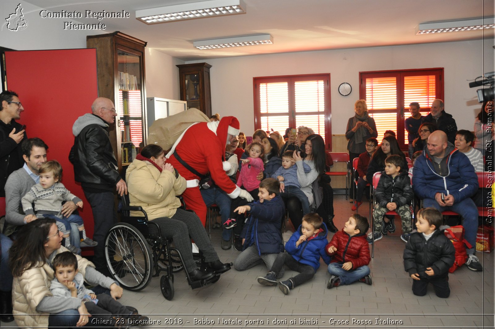 Chieri 23 Dicembre 2018 - Babbo Natale porta i dono ai bimbi - Croce Rossa Italiana- Comitato Regionale del Piemonte