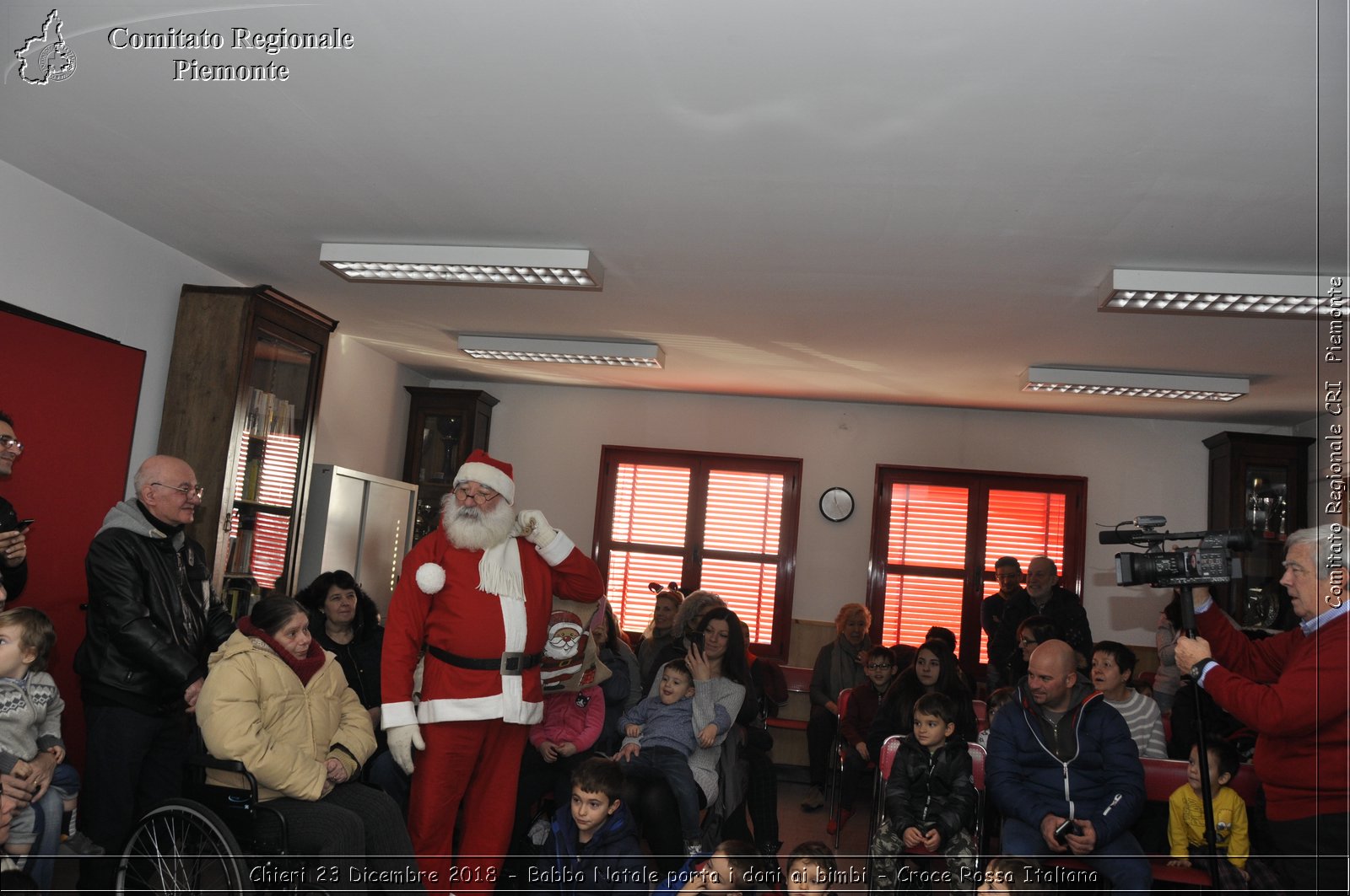 Chieri 23 Dicembre 2018 - Babbo Natale porta i dono ai bimbi - Croce Rossa Italiana- Comitato Regionale del Piemonte