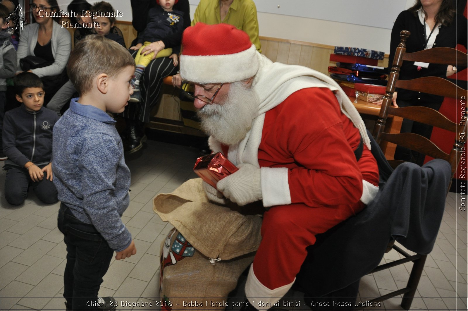 Chieri 23 Dicembre 2018 - Babbo Natale porta i dono ai bimbi - Croce Rossa Italiana- Comitato Regionale del Piemonte