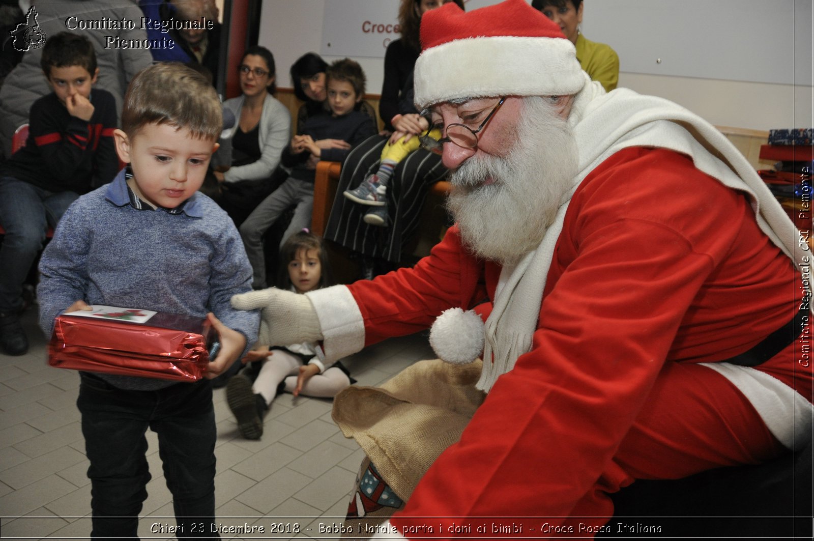 Chieri 23 Dicembre 2018 - Babbo Natale porta i dono ai bimbi - Croce Rossa Italiana- Comitato Regionale del Piemonte