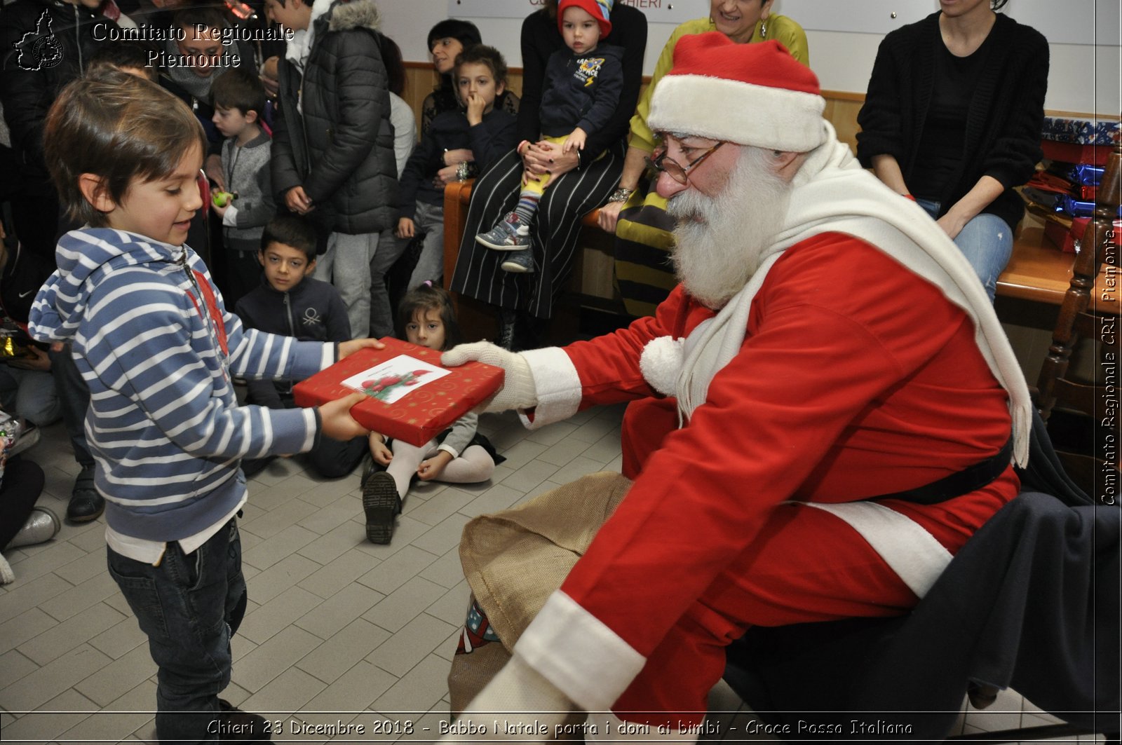 Chieri 23 Dicembre 2018 - Babbo Natale porta i dono ai bimbi - Croce Rossa Italiana- Comitato Regionale del Piemonte