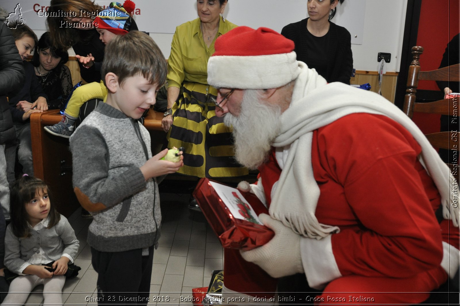 Chieri 23 Dicembre 2018 - Babbo Natale porta i dono ai bimbi - Croce Rossa Italiana- Comitato Regionale del Piemonte