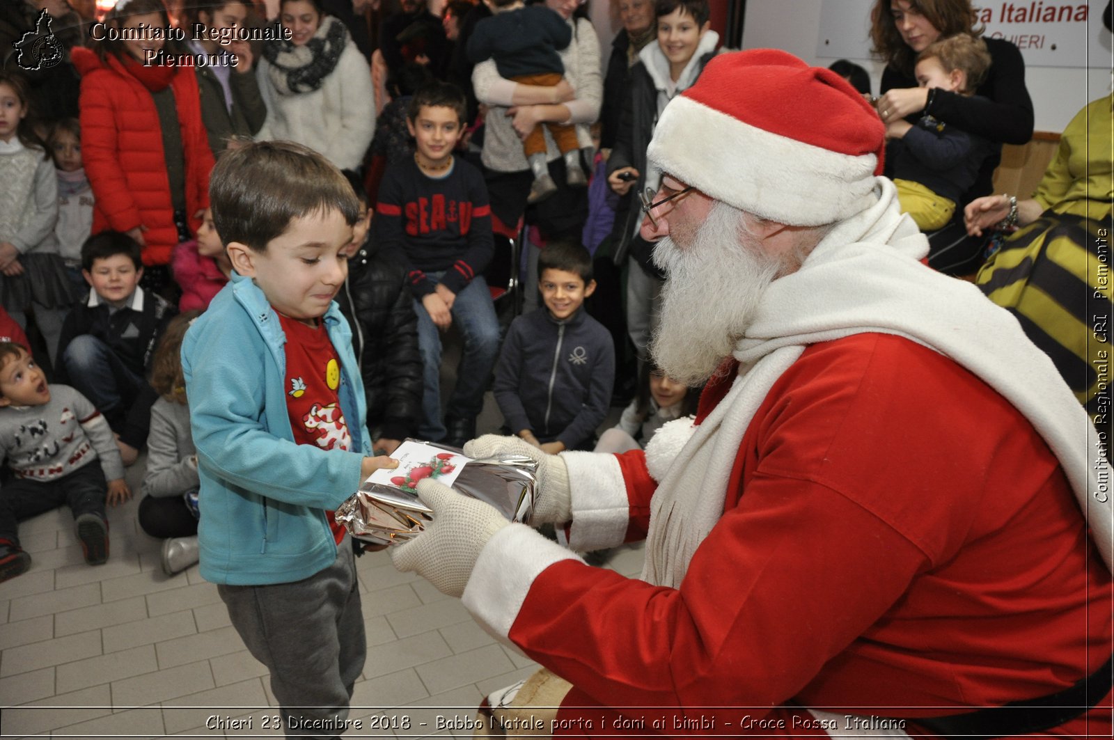 Chieri 23 Dicembre 2018 - Babbo Natale porta i dono ai bimbi - Croce Rossa Italiana- Comitato Regionale del Piemonte