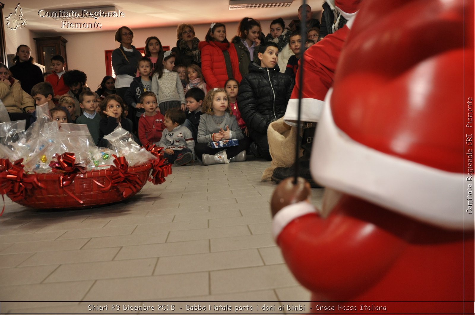 Chieri 23 Dicembre 2018 - Babbo Natale porta i dono ai bimbi - Croce Rossa Italiana- Comitato Regionale del Piemonte