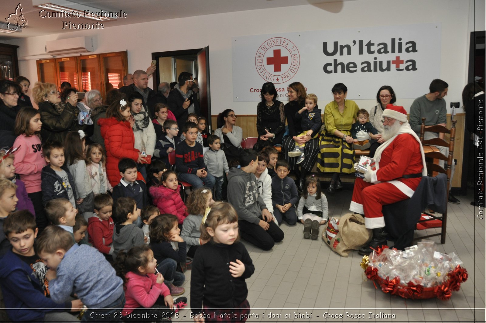 Chieri 23 Dicembre 2018 - Babbo Natale porta i dono ai bimbi - Croce Rossa Italiana- Comitato Regionale del Piemonte