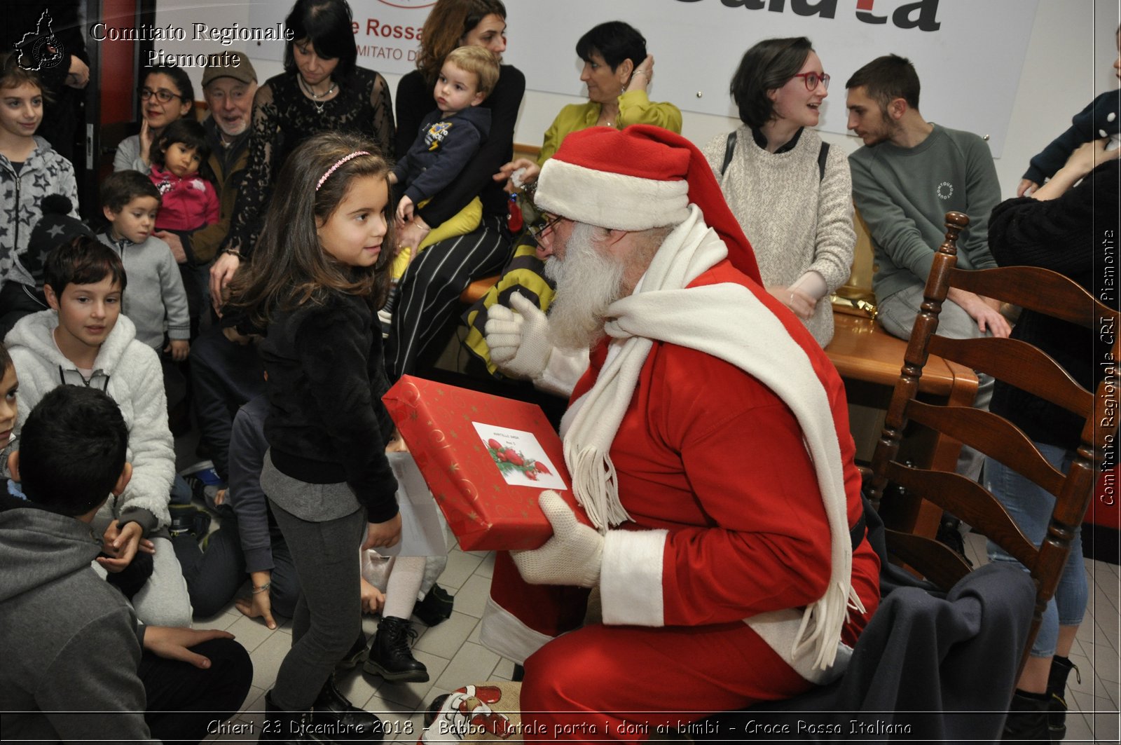 Chieri 23 Dicembre 2018 - Babbo Natale porta i dono ai bimbi - Croce Rossa Italiana- Comitato Regionale del Piemonte