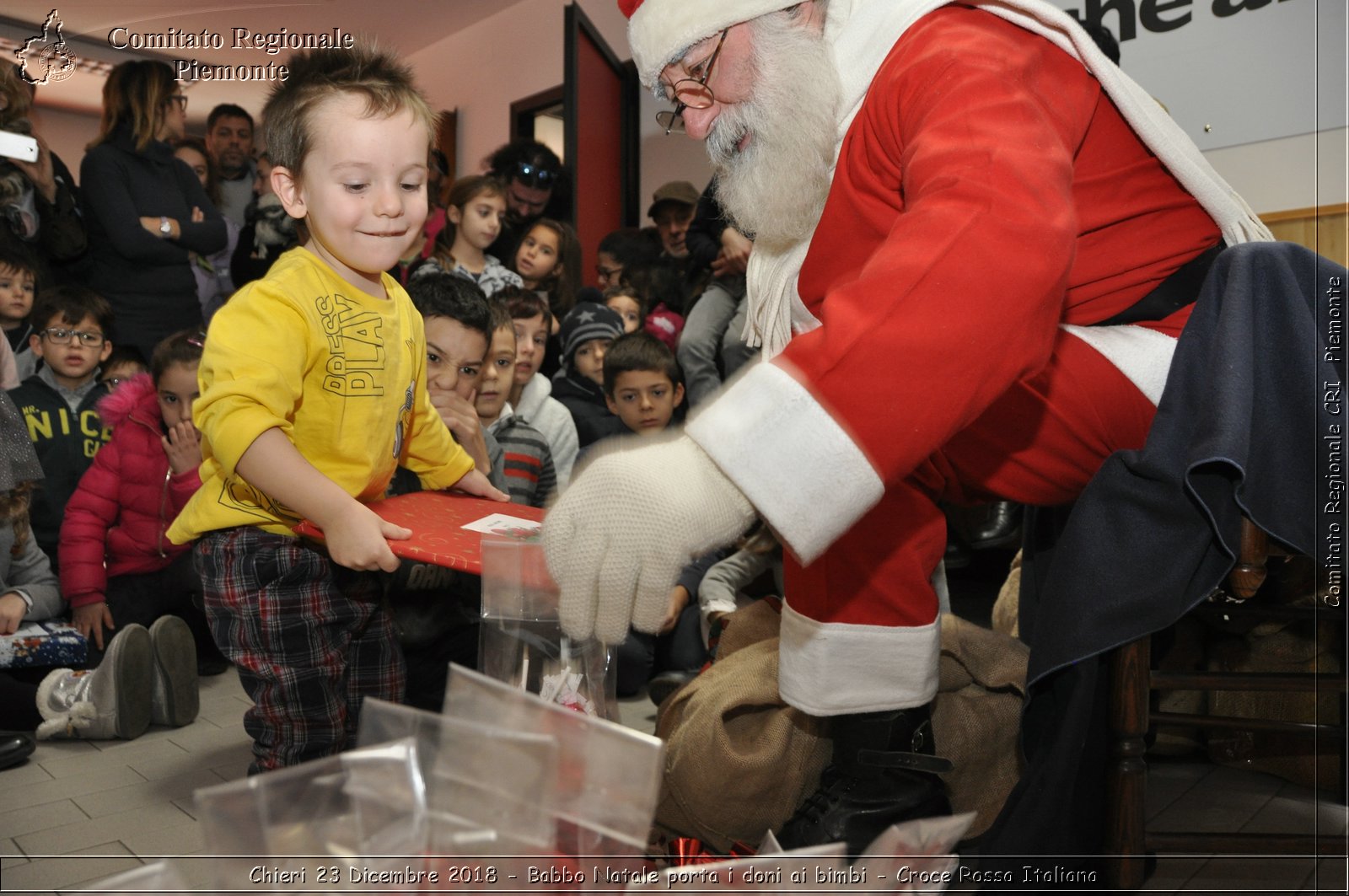 Chieri 23 Dicembre 2018 - Babbo Natale porta i dono ai bimbi - Croce Rossa Italiana- Comitato Regionale del Piemonte