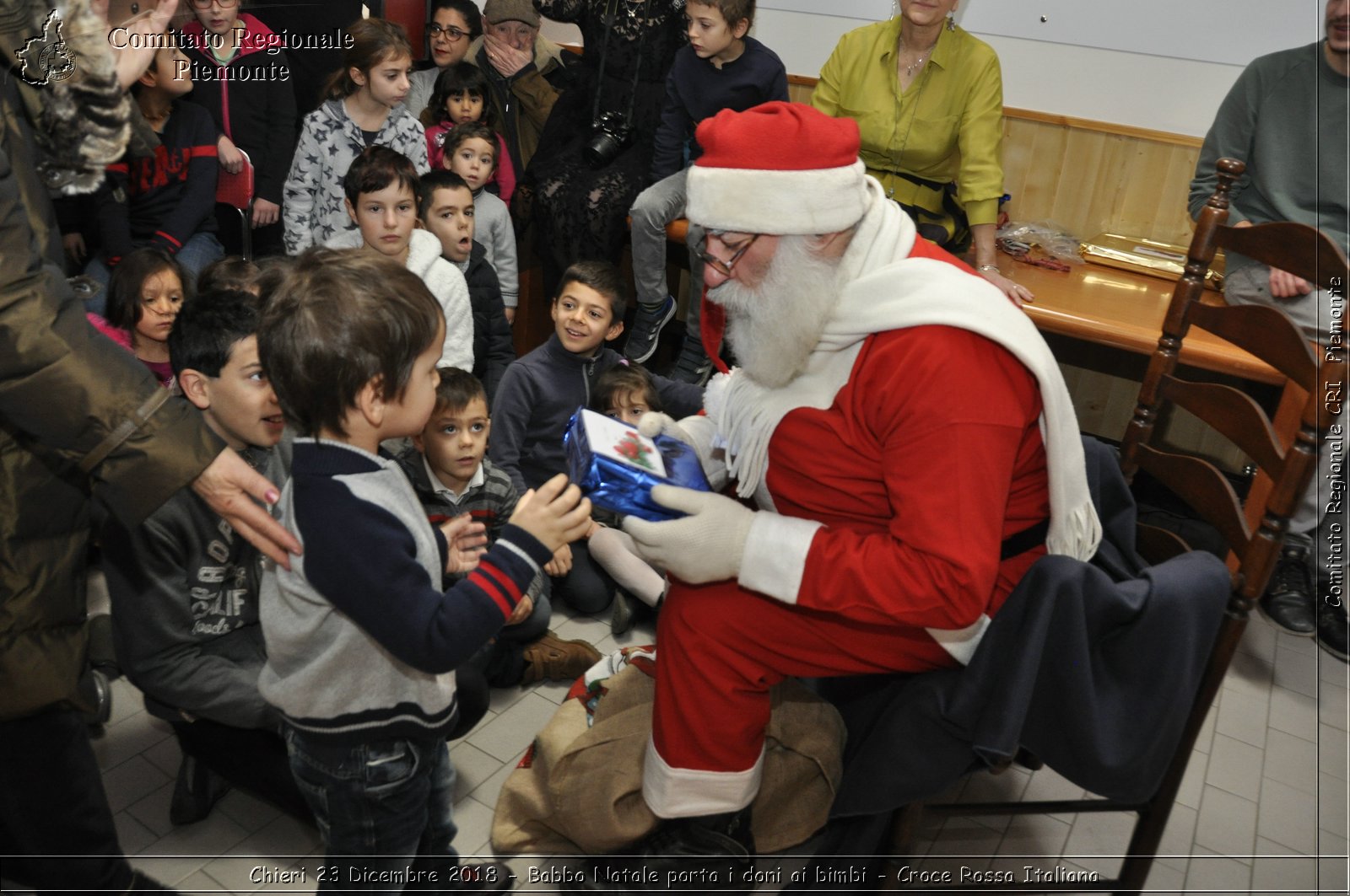 Chieri 23 Dicembre 2018 - Babbo Natale porta i dono ai bimbi - Croce Rossa Italiana- Comitato Regionale del Piemonte