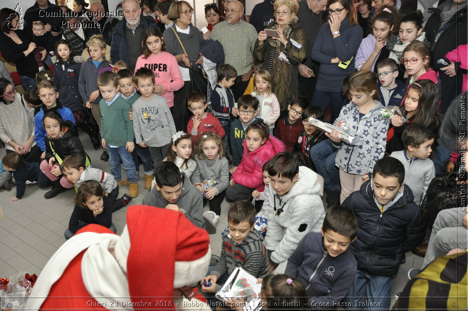 Chieri 23 Dicembre 2018 - Babbo Natale porta i dono ai bimbi - Croce Rossa Italiana- Comitato Regionale del Piemonte