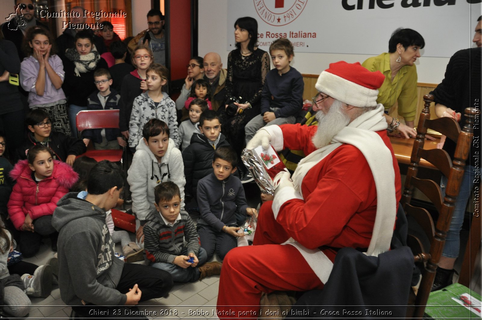 Chieri 23 Dicembre 2018 - Babbo Natale porta i dono ai bimbi - Croce Rossa Italiana- Comitato Regionale del Piemonte