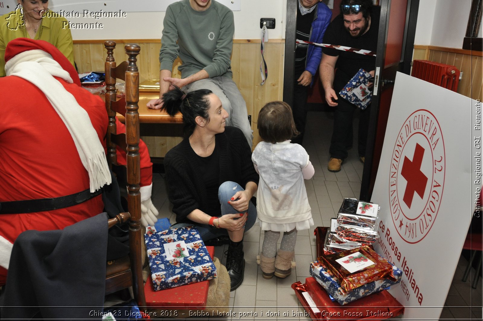 Chieri 23 Dicembre 2018 - Babbo Natale porta i dono ai bimbi - Croce Rossa Italiana- Comitato Regionale del Piemonte