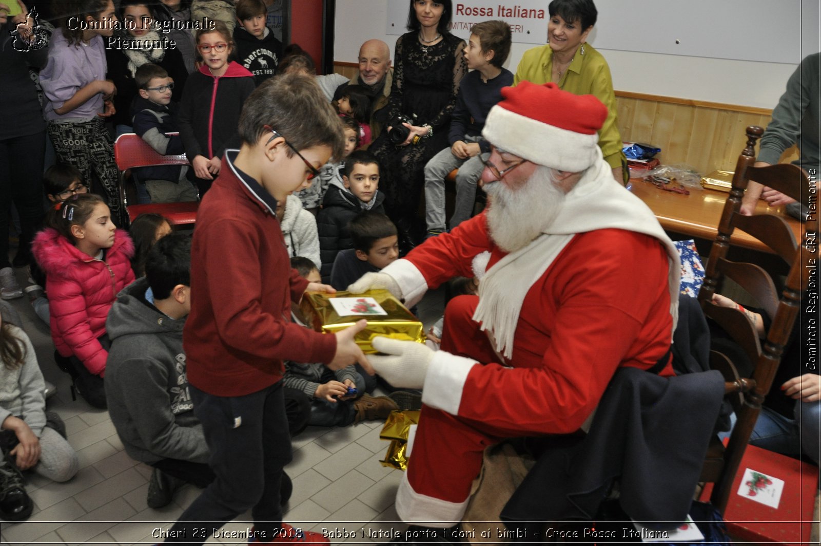 Chieri 23 Dicembre 2018 - Babbo Natale porta i dono ai bimbi - Croce Rossa Italiana- Comitato Regionale del Piemonte