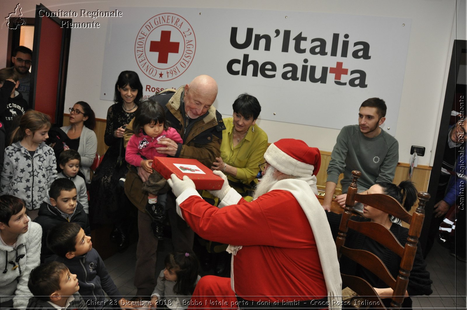 Chieri 23 Dicembre 2018 - Babbo Natale porta i dono ai bimbi - Croce Rossa Italiana- Comitato Regionale del Piemonte