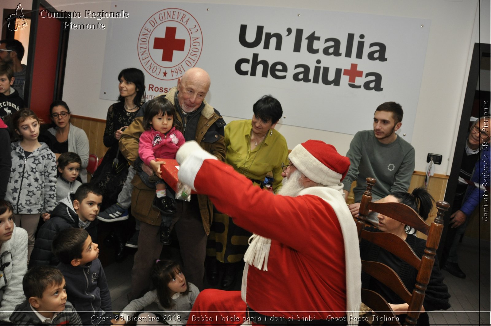 Chieri 23 Dicembre 2018 - Babbo Natale porta i dono ai bimbi - Croce Rossa Italiana- Comitato Regionale del Piemonte