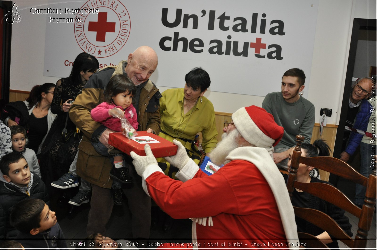 Chieri 23 Dicembre 2018 - Babbo Natale porta i dono ai bimbi - Croce Rossa Italiana- Comitato Regionale del Piemonte