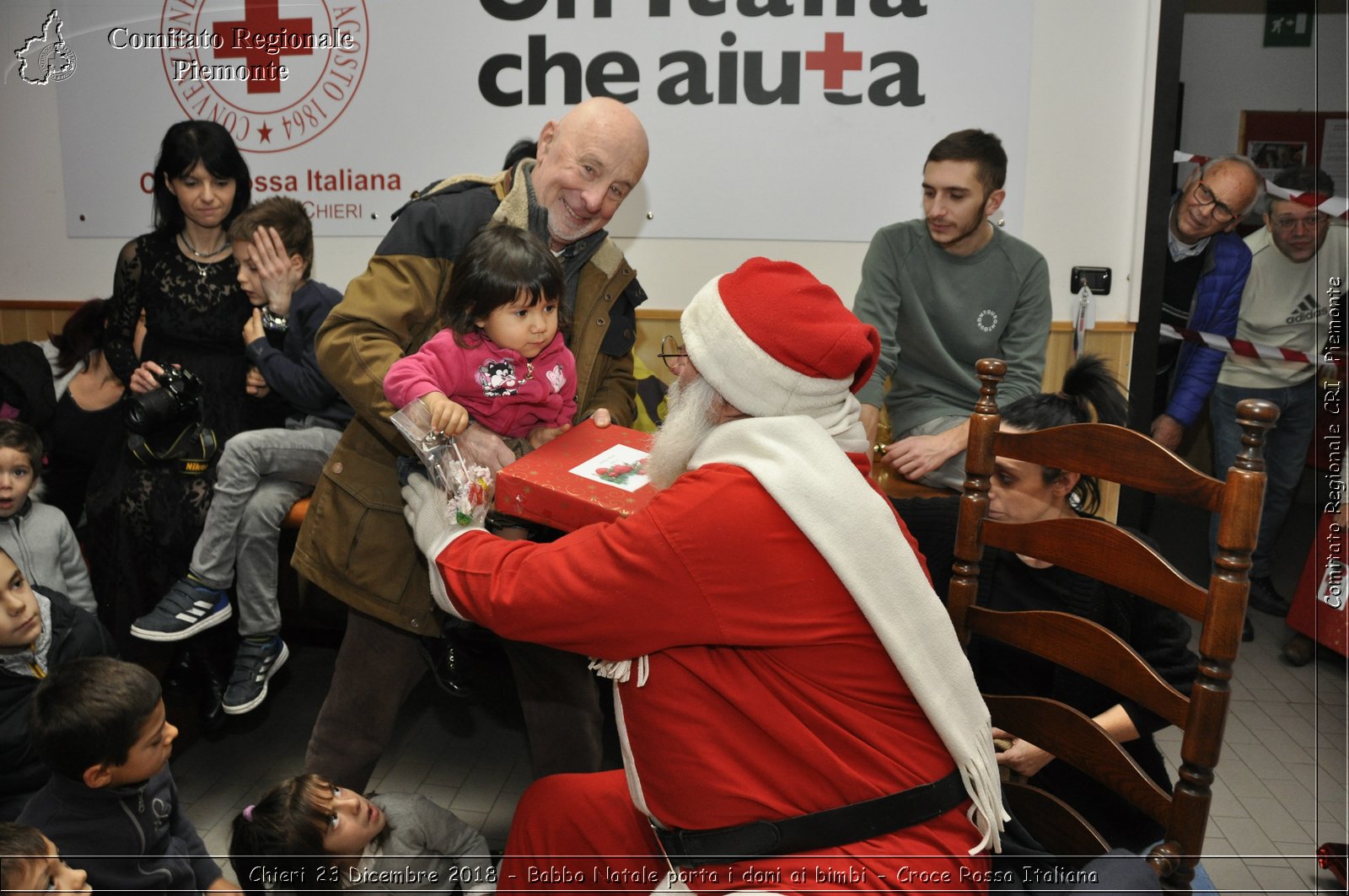 Chieri 23 Dicembre 2018 - Babbo Natale porta i dono ai bimbi - Croce Rossa Italiana- Comitato Regionale del Piemonte