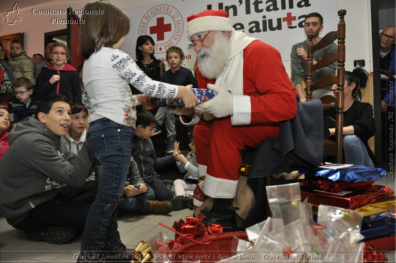 Chieri 23 Dicembre 2018 - Babbo Natale porta i dono ai bimbi - Croce Rossa Italiana- Comitato Regionale del Piemonte