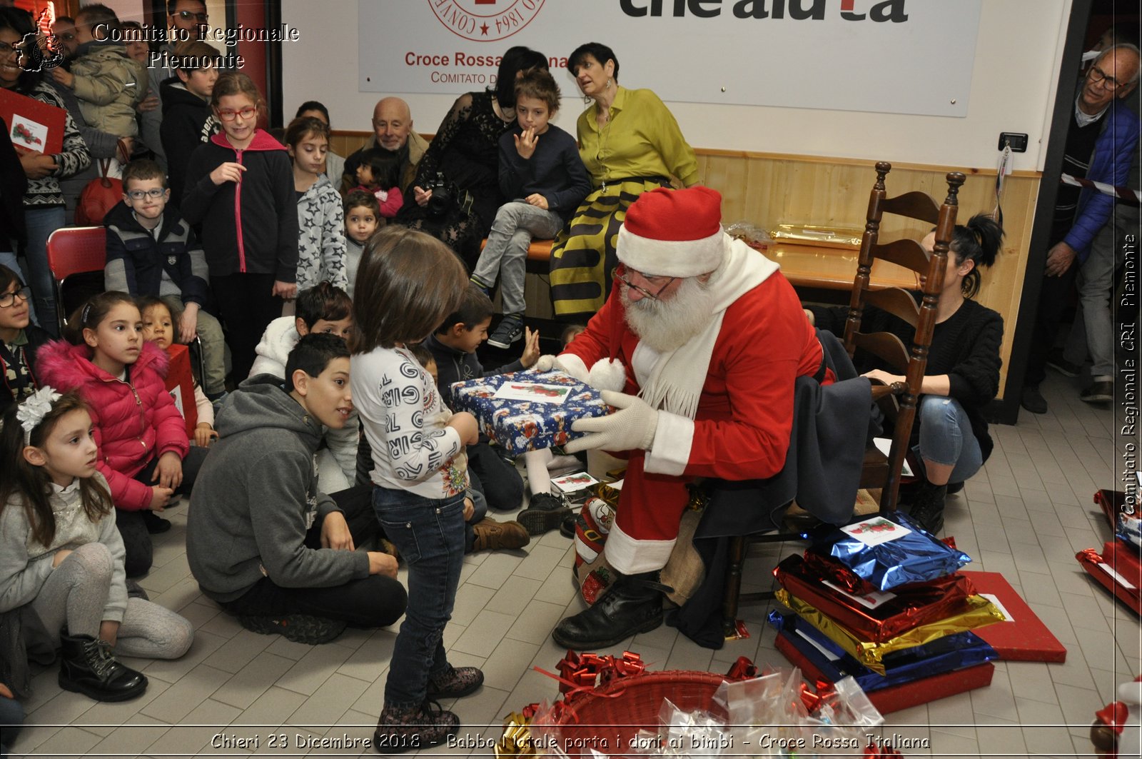 Chieri 23 Dicembre 2018 - Babbo Natale porta i dono ai bimbi - Croce Rossa Italiana- Comitato Regionale del Piemonte