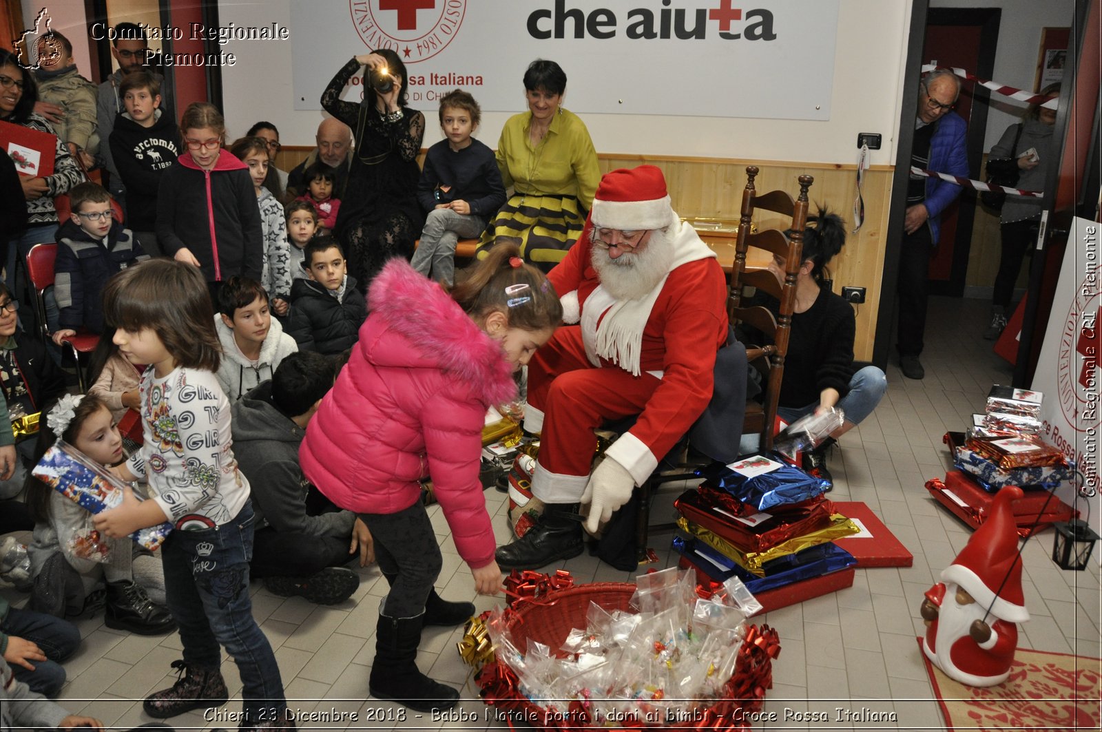 Chieri 23 Dicembre 2018 - Babbo Natale porta i dono ai bimbi - Croce Rossa Italiana- Comitato Regionale del Piemonte