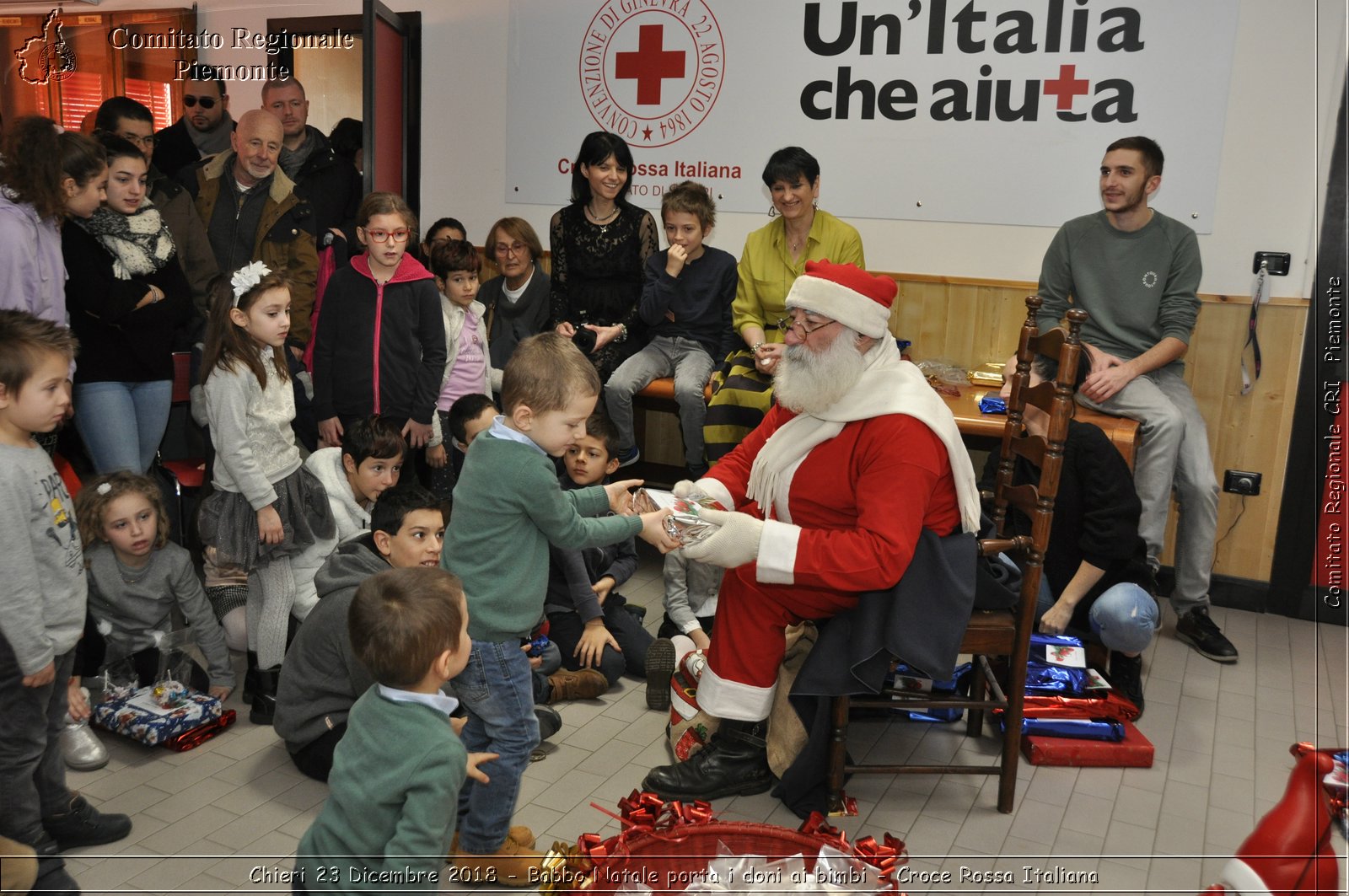 Chieri 23 Dicembre 2018 - Babbo Natale porta i dono ai bimbi - Croce Rossa Italiana- Comitato Regionale del Piemonte