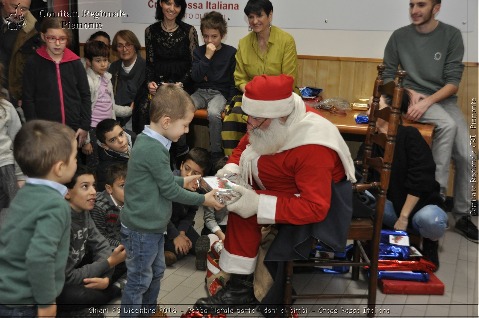 Chieri 23 Dicembre 2018 - Babbo Natale porta i dono ai bimbi - Croce Rossa Italiana- Comitato Regionale del Piemonte