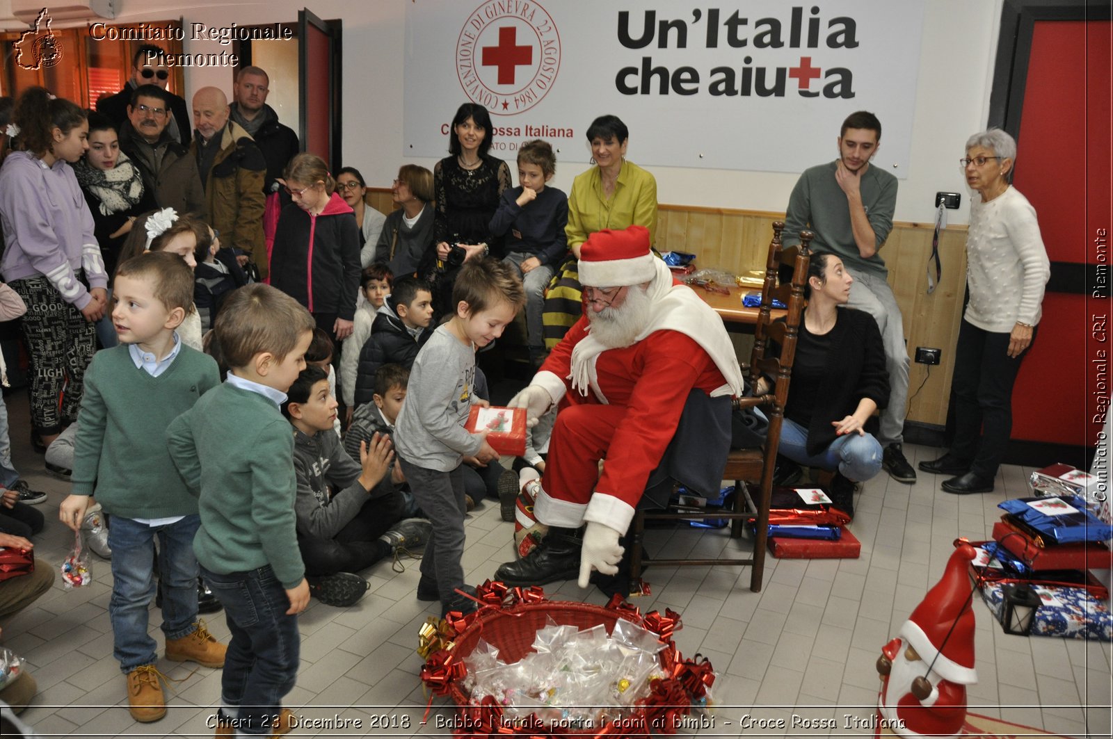 Chieri 23 Dicembre 2018 - Babbo Natale porta i dono ai bimbi - Croce Rossa Italiana- Comitato Regionale del Piemonte