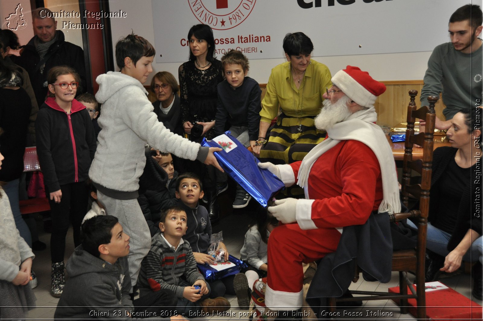 Chieri 23 Dicembre 2018 - Babbo Natale porta i dono ai bimbi - Croce Rossa Italiana- Comitato Regionale del Piemonte