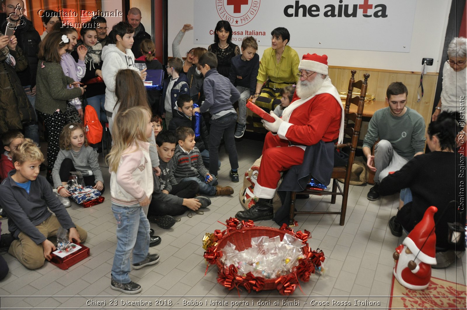 Chieri 23 Dicembre 2018 - Babbo Natale porta i dono ai bimbi - Croce Rossa Italiana- Comitato Regionale del Piemonte