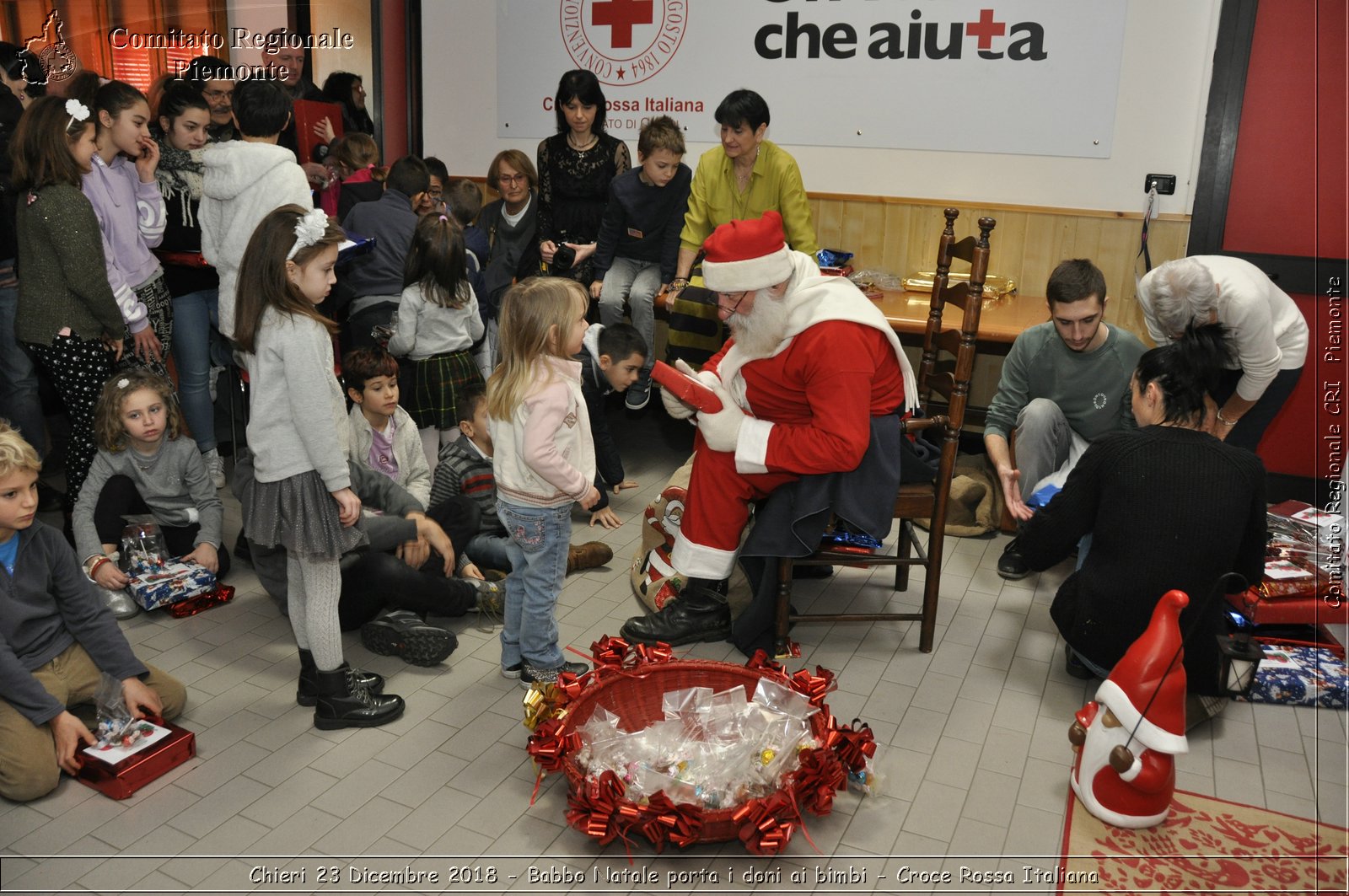 Chieri 23 Dicembre 2018 - Babbo Natale porta i dono ai bimbi - Croce Rossa Italiana- Comitato Regionale del Piemonte