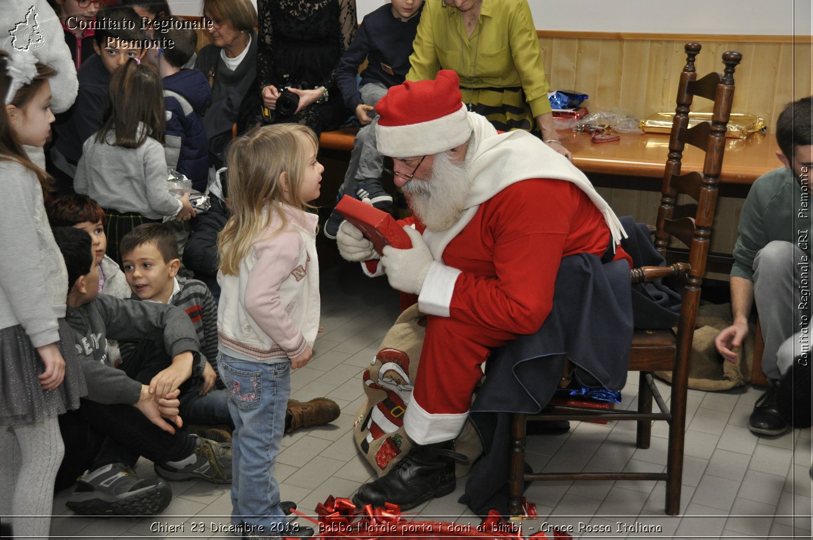 Chieri 23 Dicembre 2018 - Babbo Natale porta i dono ai bimbi - Croce Rossa Italiana- Comitato Regionale del Piemonte