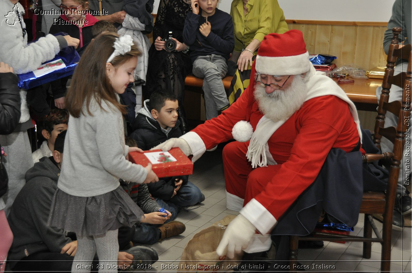 Chieri 23 Dicembre 2018 - Babbo Natale porta i dono ai bimbi - Croce Rossa Italiana- Comitato Regionale del Piemonte