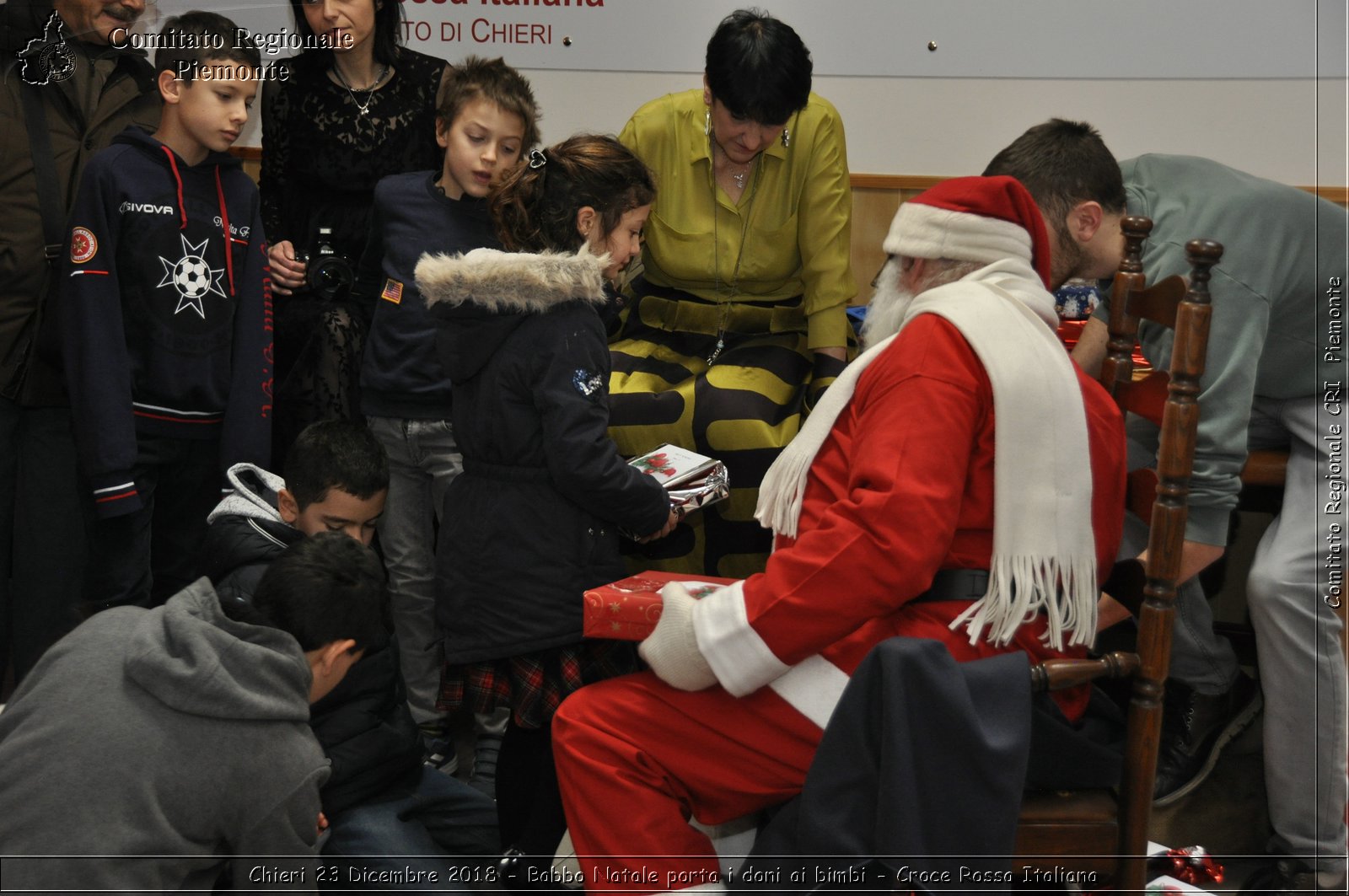 Chieri 23 Dicembre 2018 - Babbo Natale porta i dono ai bimbi - Croce Rossa Italiana- Comitato Regionale del Piemonte