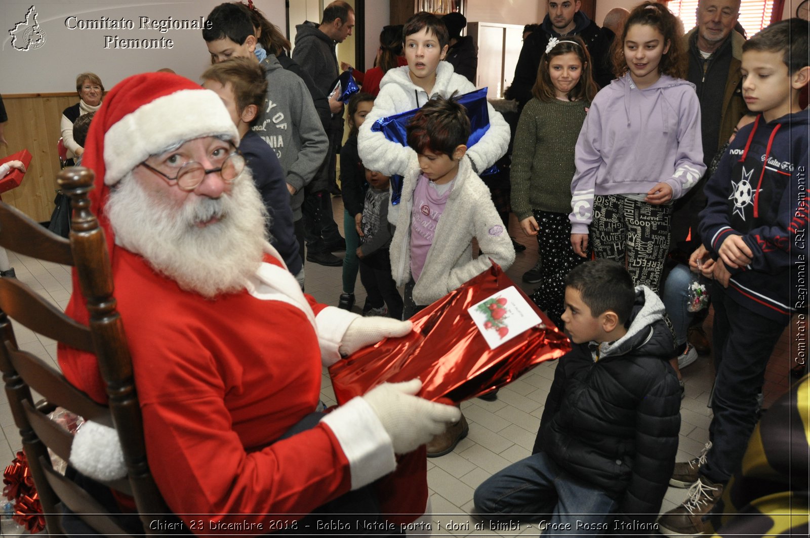 Chieri 23 Dicembre 2018 - Babbo Natale porta i dono ai bimbi - Croce Rossa Italiana- Comitato Regionale del Piemonte