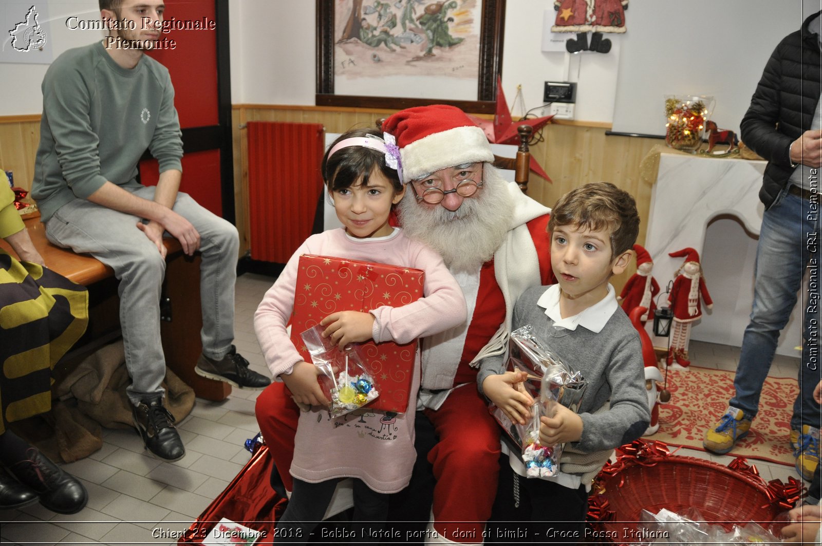 Chieri 23 Dicembre 2018 - Babbo Natale porta i dono ai bimbi - Croce Rossa Italiana- Comitato Regionale del Piemonte