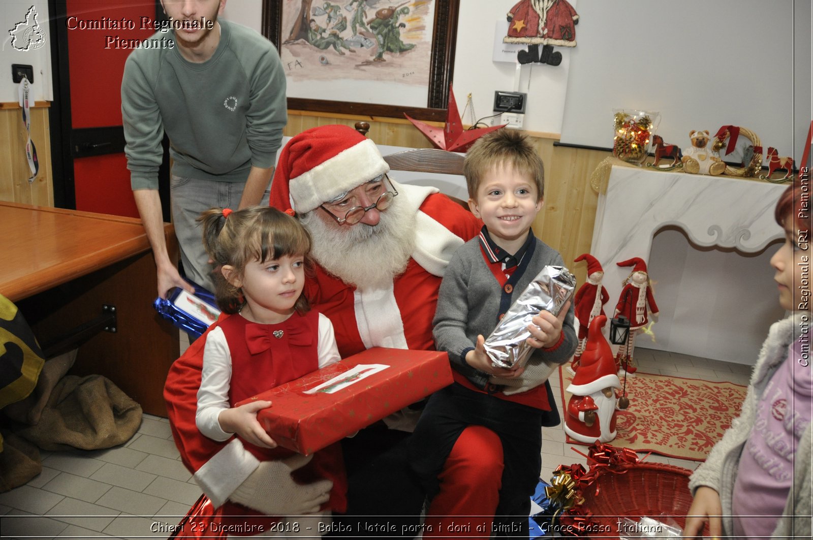 Chieri 23 Dicembre 2018 - Babbo Natale porta i dono ai bimbi - Croce Rossa Italiana- Comitato Regionale del Piemonte