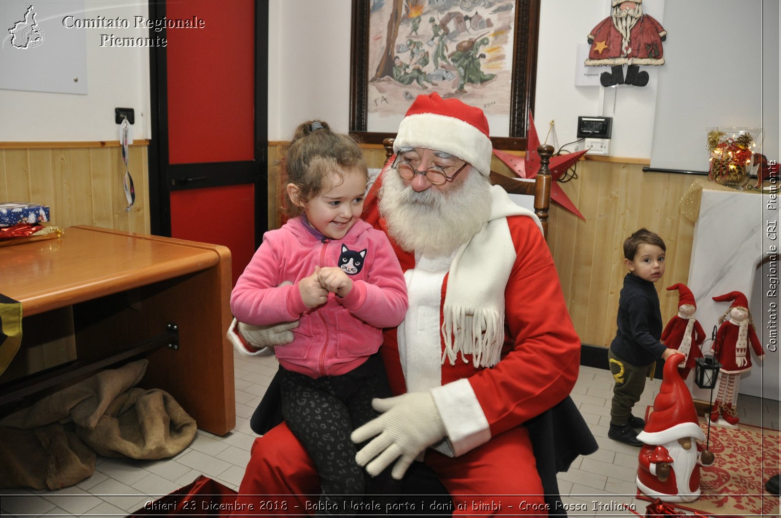 Chieri 23 Dicembre 2018 - Babbo Natale porta i dono ai bimbi - Croce Rossa Italiana- Comitato Regionale del Piemonte