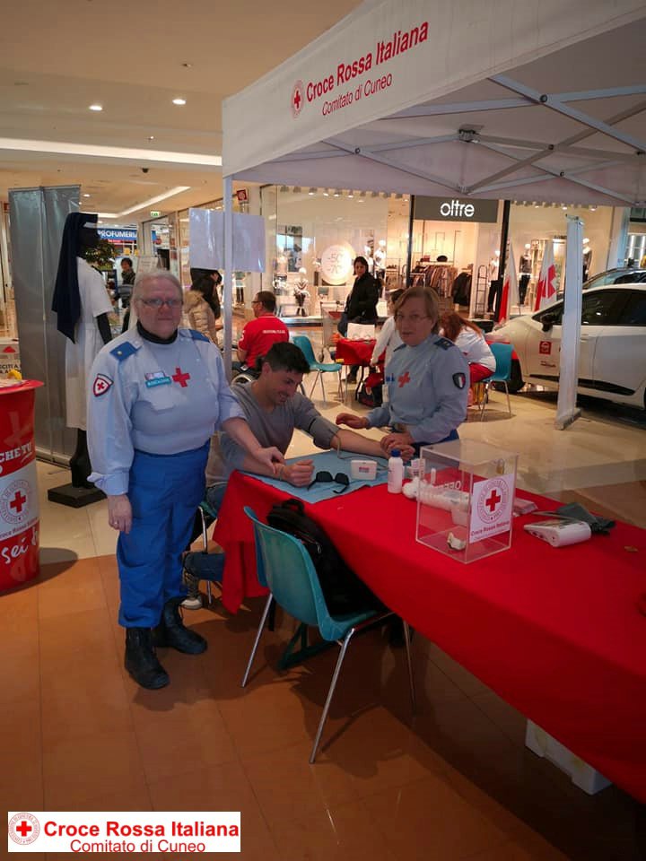 Torino 17 Febbraio 2019 - Raccolta Fondi Centri Commerciali - Croce Rossa Italiana - Comitato Regionale del Piemonte