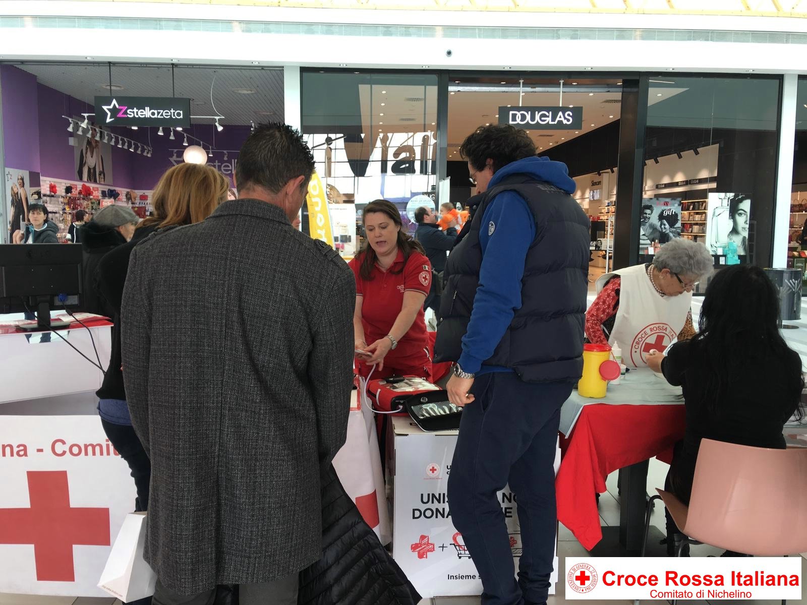 Torino 17 Febbraio 2019 - Raccolta Fondi Centri Commerciali - Croce Rossa Italiana - Comitato Regionale del Piemonte